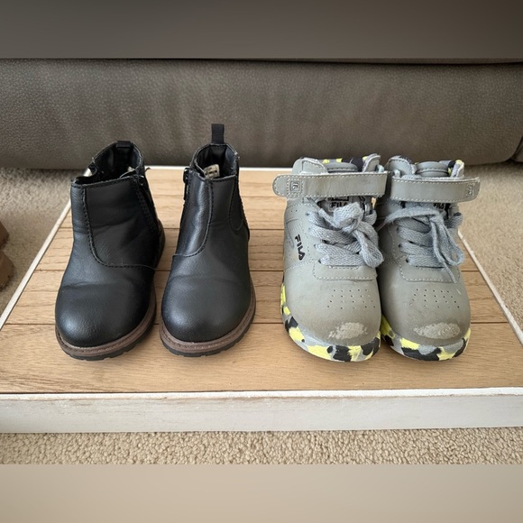 Lot of 6 Baby/Toddler Shoes - Size 6 - Picture 5 of 7